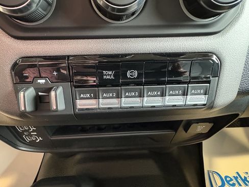 Used 2020 RAM 5500 Tradesman w/ Chrome Appearance Group image 21