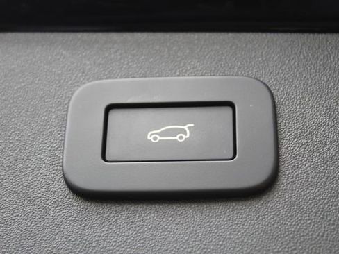 Used 2024 Jaguar E-PACE R-Dynamic SE image 24