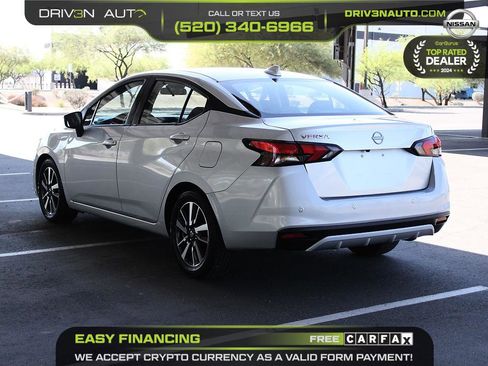 Used 2021 Nissan Versa SV image 5
