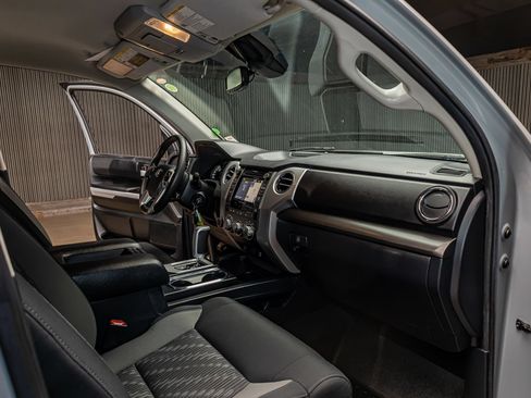 Used 2019 Toyota Tundra SR5 w/ SR5 Upgrade Package AWD/4WD image 15