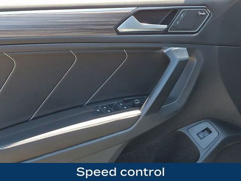 Used 2022 Volkswagen Tiguan SEL R-Line image 20