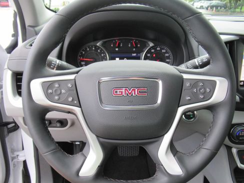 Used 2023 GMC Terrain SLT w/ Infotainment Package II FWD image 21