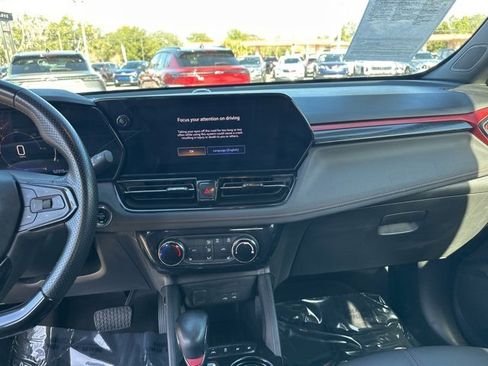 Used 2024 Chevrolet TrailBlazer RS image 3