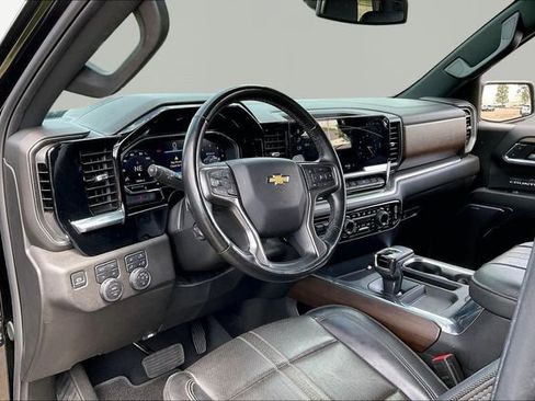 Used 2024 Chevrolet Silverado 1500 High Country AWD/4WD image 12