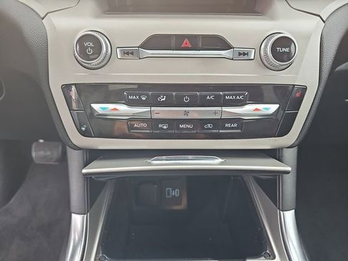 Used 2023 Ford Explorer XLT w/ Equipment Group 202A RWD image 29