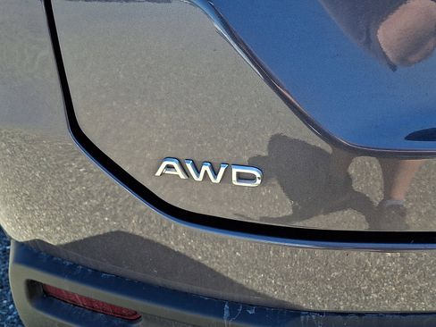 Used 2024 Honda Pilot EX-L image 32