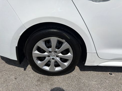 Used 2025 Toyota Corolla LE FWD image 8