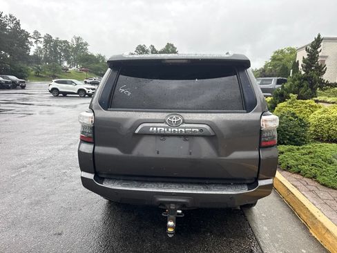 Used 2016 Toyota 4Runner SR5 RWD image 3