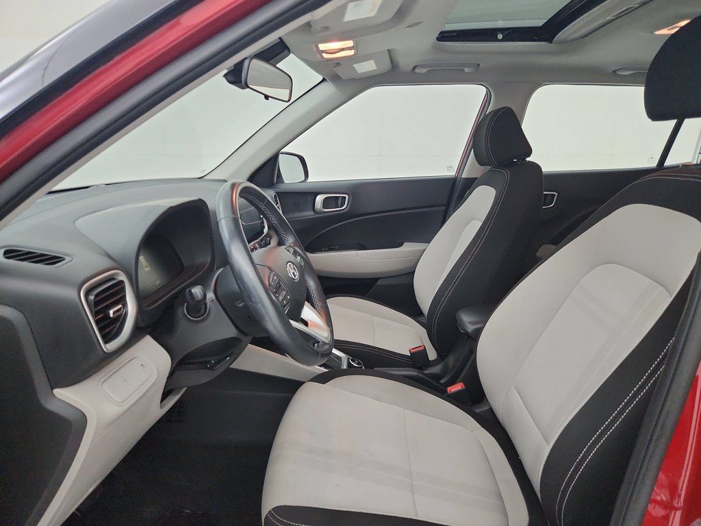 Used 2025 Hyundai Venue SEL FWD image 20