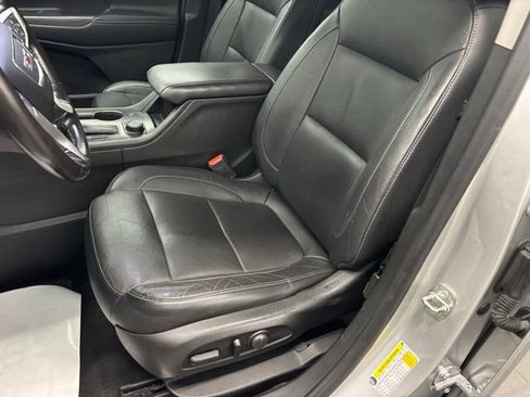 Used 2019 GMC Acadia SLT AWD/4WD image 18