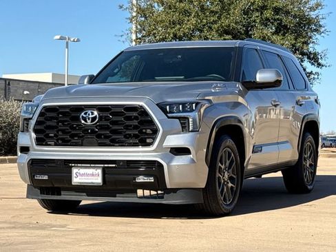 Used 2023 Toyota Sequoia Platinum AWD/4WD image 3