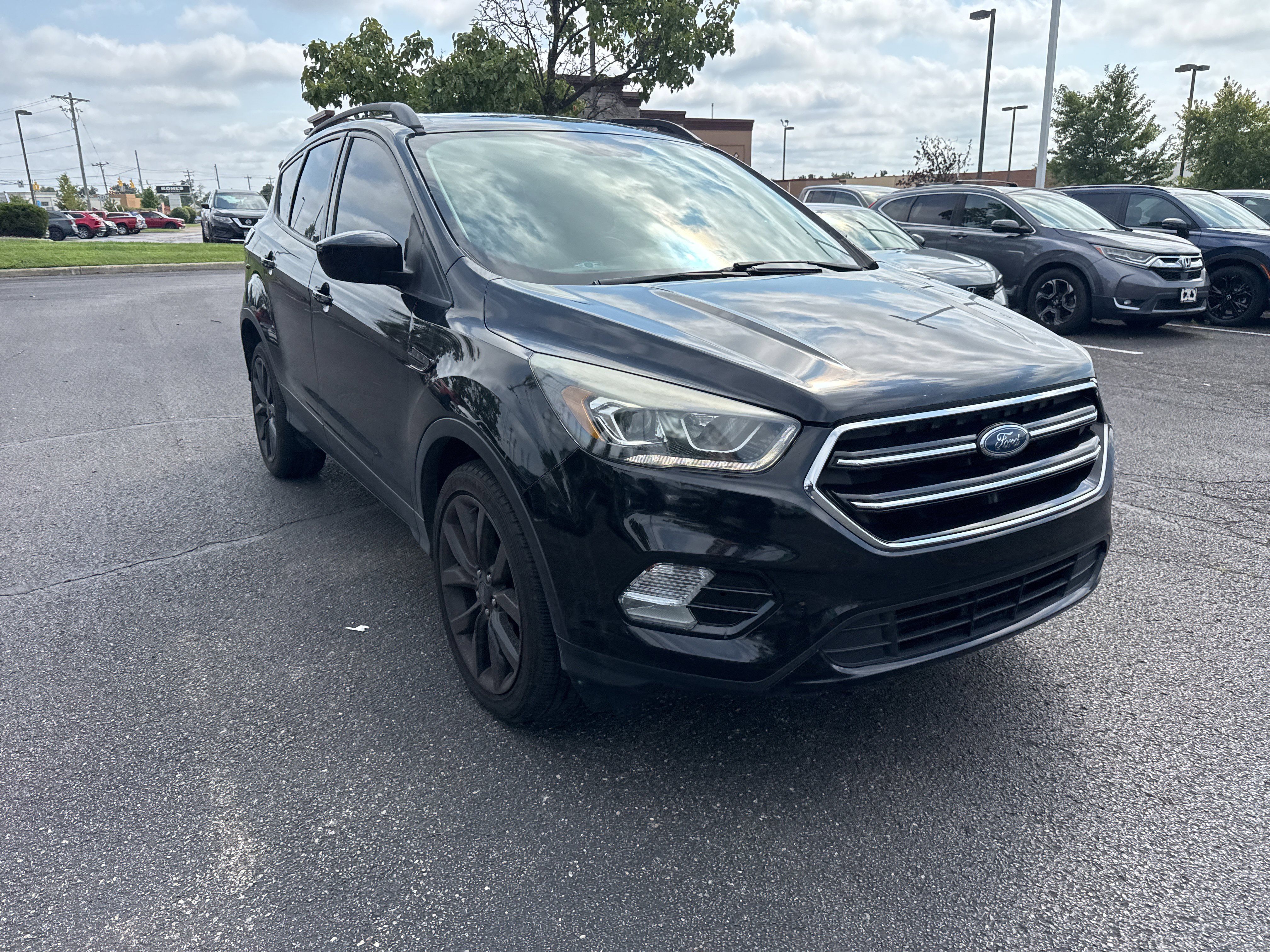 Used 2017 Ford Escape SE w/ SE Sport Appearance Package AWD/4WD image 17