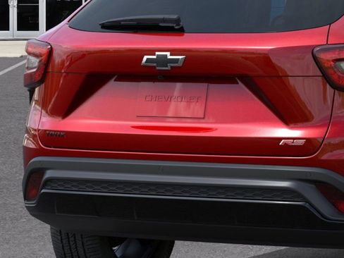 New 2026 Chevrolet Trax RS w/ Sunroof Package image 14