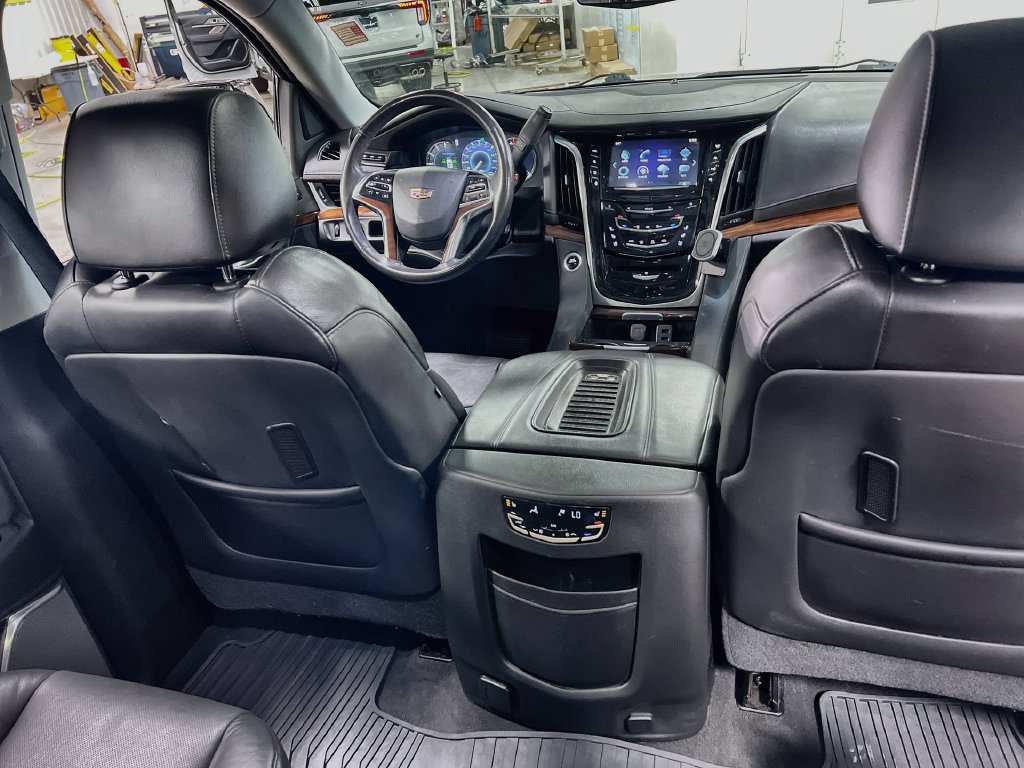 Used 2019 Cadillac Escalade Luxury RWD image 20
