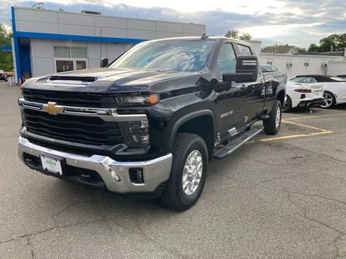 Used 2025 Chevrolet Silverado 3500 LT w/ Safety Package AWD/4WD image 2