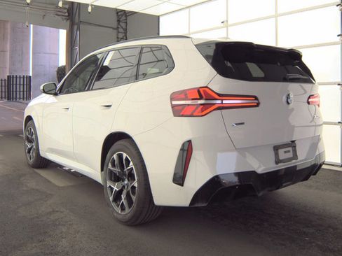 Used 2025 BMW X3 xDrive30i w/ Premium Package AWD/4WD image 4