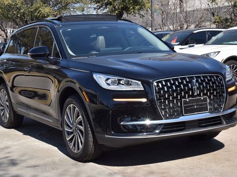 New 2026 Lincoln Corsair Reserve image 3