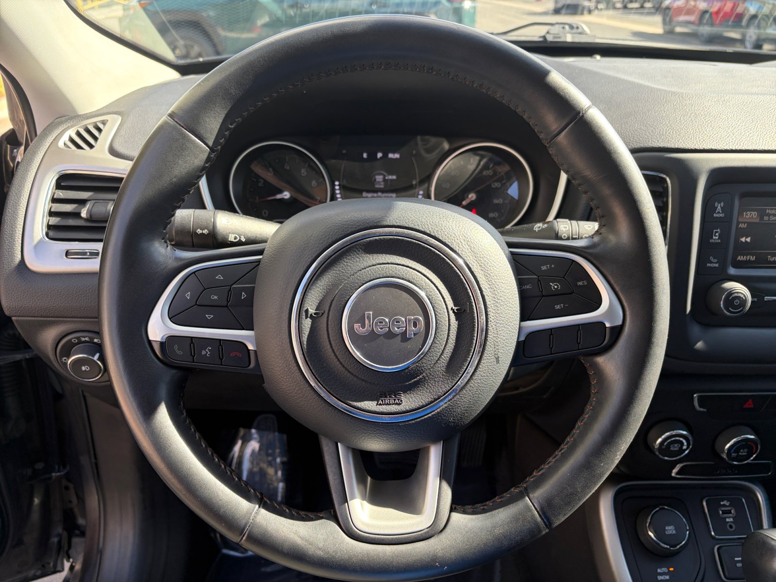 Used 2018 Jeep Compass Latitude AWD/4WD image 12