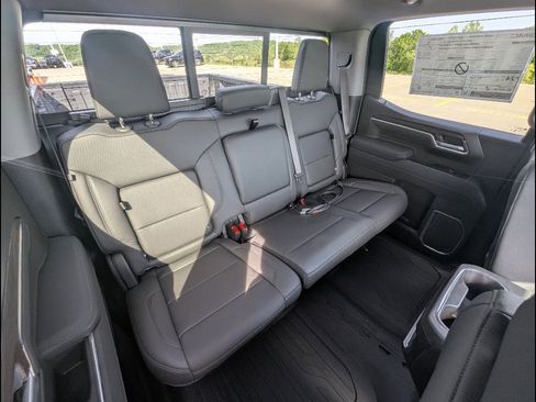New 2026 GMC Sierra 1500 SLT w/ SLT Premium Package AWD/4WD image 17