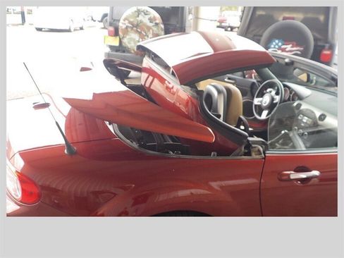 Used 2011 MAZDA MX-5 Miata Grand Touring w/ Premium Pkg image 14