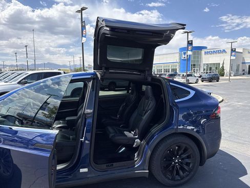 Used 2017 Tesla Model X 90D AWD/4WD image 16