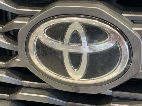 Used 2020 Toyota Tacoma TRD Off-Road image 10