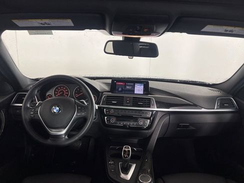 Used 2018 BMW 330i xDrive Sedan w/ Premium Package image 17
