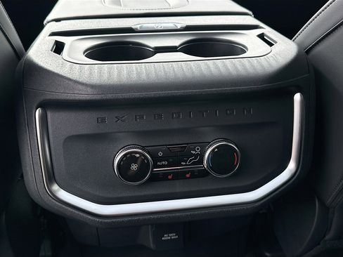 New 2025 Ford Expedition Platinum w/ Stealth Appearance Package image 18