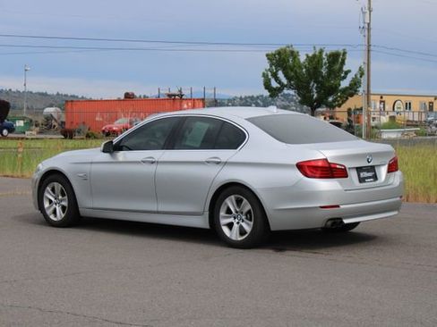 Used 2012 BMW 528i xDrive Sedan AWD/4WD image 3