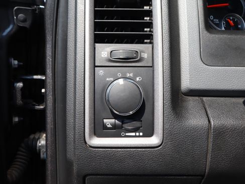 Used 2018 RAM 2500 Tradesman w/ Chrome Appearance Group AWD/4WD image 18