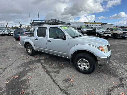 Used 2008 Nissan Frontier SE w/ Tow Hitch Pkg image 2
