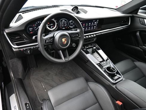 Certified 2024 Porsche 911 Carrera RWD image 4