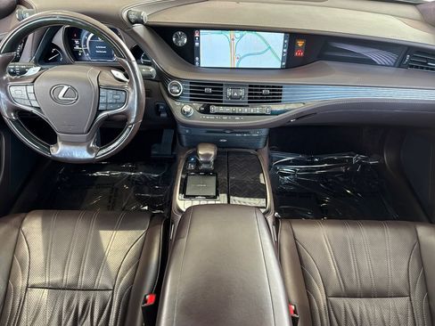 Used 2019 Lexus LS 500 w/ Interior Upgrade Package RWD image 17