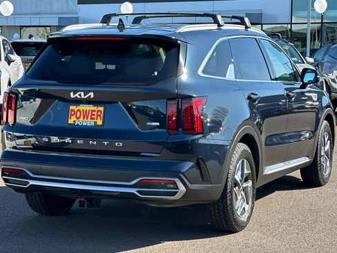 Used 2022 Kia Sorento S image 4