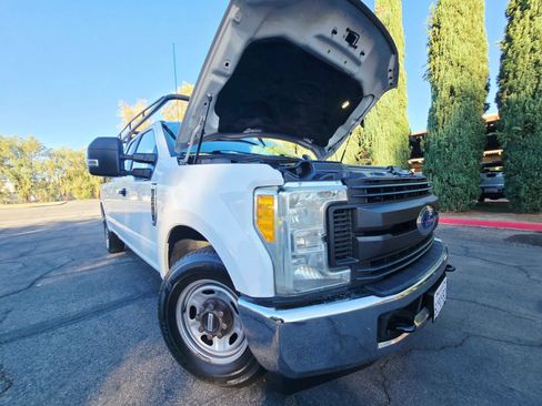 Used 2017 Ford F250 XL w/ Power Equipment Group RWD image 1