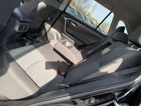 Used 2025 Toyota RAV4 XLE w/ Convenience Package image 10