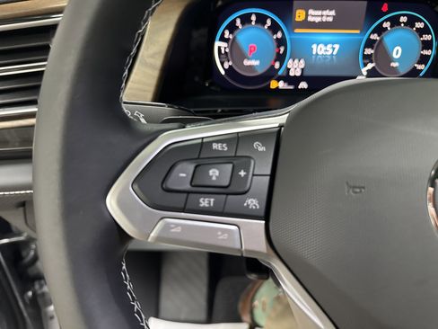 New 2026 Volkswagen Atlas SE image 18