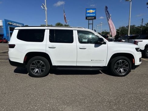 Used 2024 Jeep Wagoneer Series II w/ Flexible Seating Group image 17