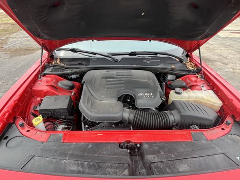 Used 2023 Dodge Challenger SXT RWD image 8