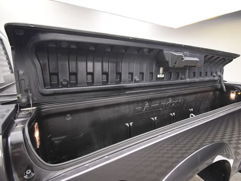 Used 2018 RAM 2500 Big Horn w/ Sport Appearance Group AWD/4WD image 31
