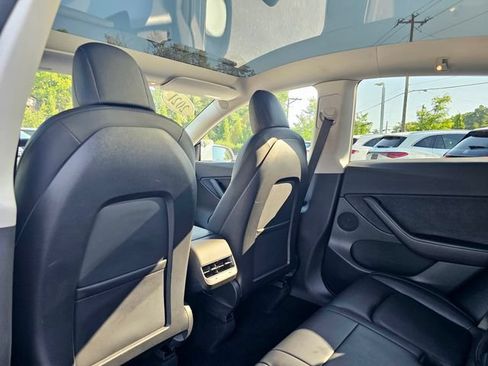 Used 2021 Tesla Model Y Long Range AWD/4WD image 27
