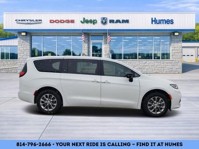 New 2026 Chrysler Pacifica Select