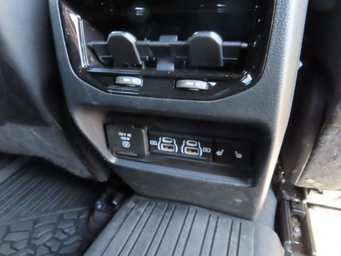 Used 2025 Jeep Grand Cherokee Limited w/ Trailer Tow Package AWD/4WD image 36