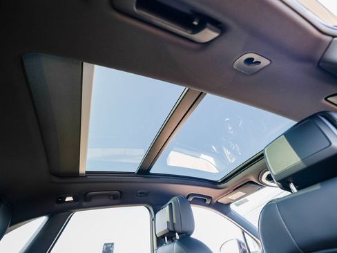 Certified 2026 Porsche Macan image 29