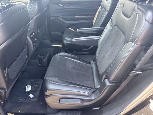 Used 2024 Jeep Grand Cherokee L Laredo image 23