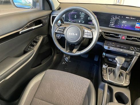 Used 2025 Kia Seltos S image 33