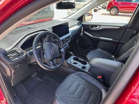 Used 2023 Ford Escape Platinum w/ Premium Technology Package AWD/4WD image 7
