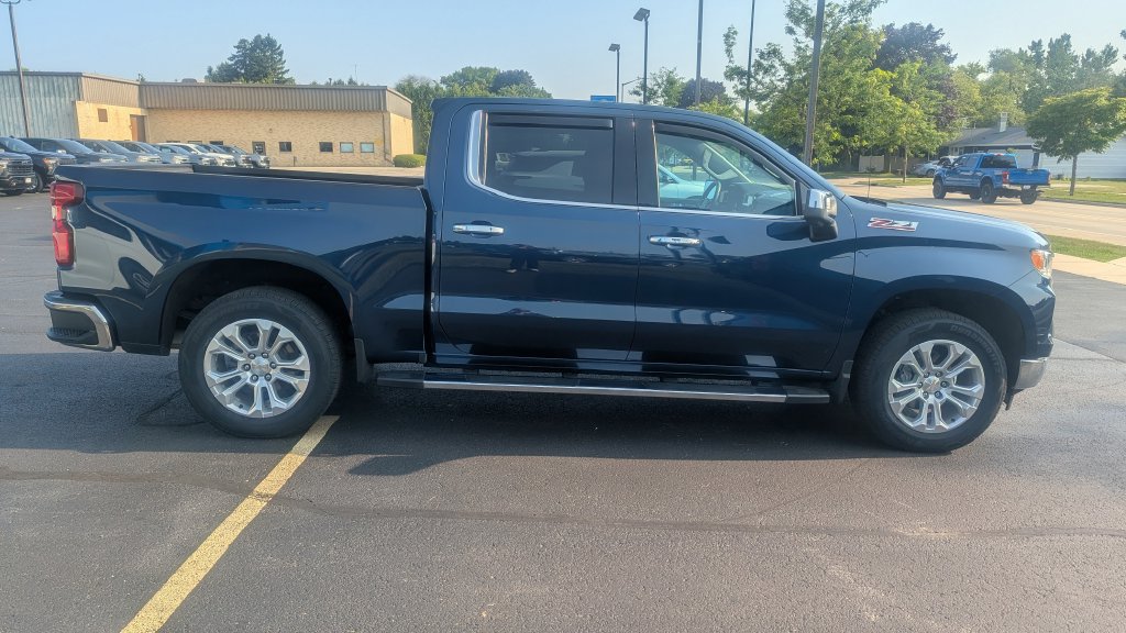 Used 2023 Chevrolet Silverado 1500 LTZ AWD/4WD image 4