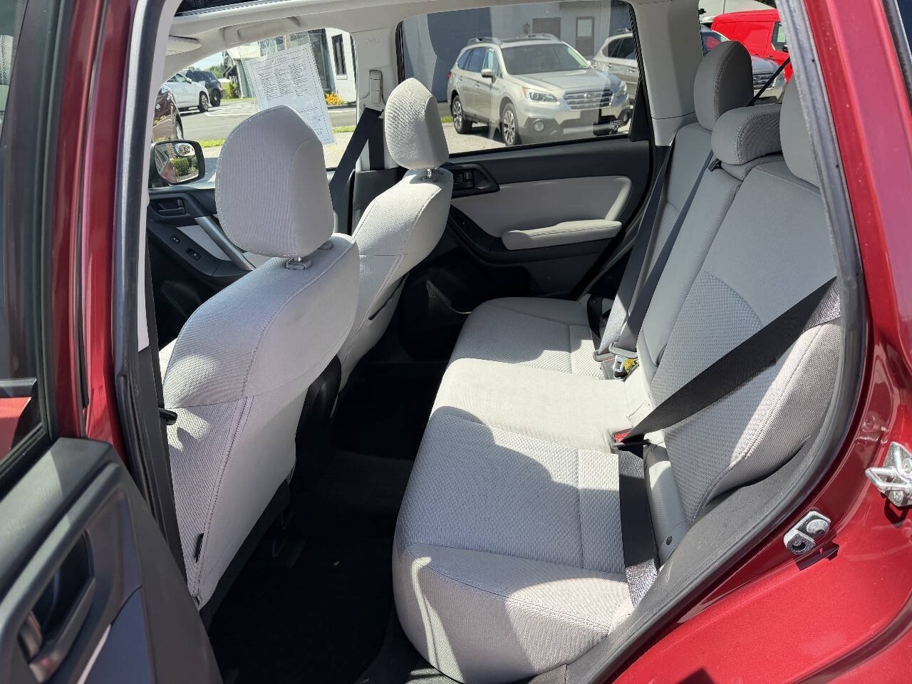 Used 2015 Subaru Forester 2.5i Premium AWD/4WD image 18