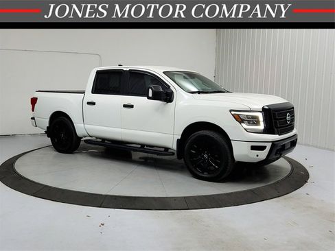 Used 2023 Nissan Titan SV w/ SV Convenience Package image 1